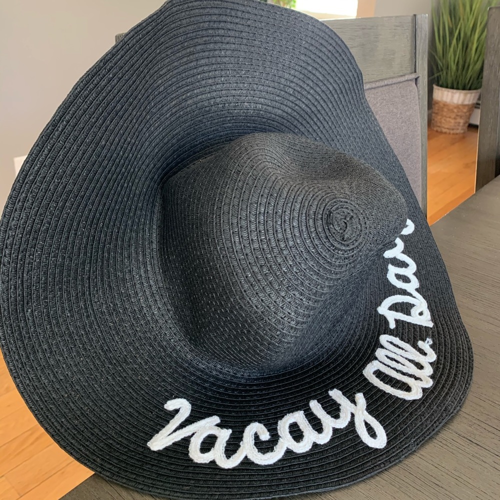 Beach/Sun hat - Picture 3 of 4